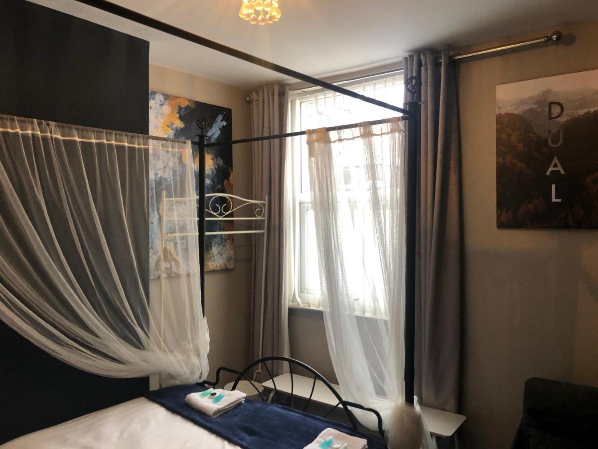 3 Double Bed Brittania Styled Central Home Near Lfc Sleeps 6 With Free Business Super Fast Fibre Broadband Liverpool Dış mekan fotoğraf