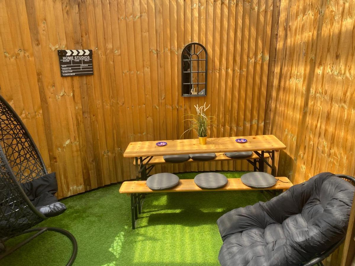 3 Double Bed Brittania Styled Central Home Near Lfc Sleeps 6 With Free Business Super Fast Fibre Broadband Liverpool Dış mekan fotoğraf