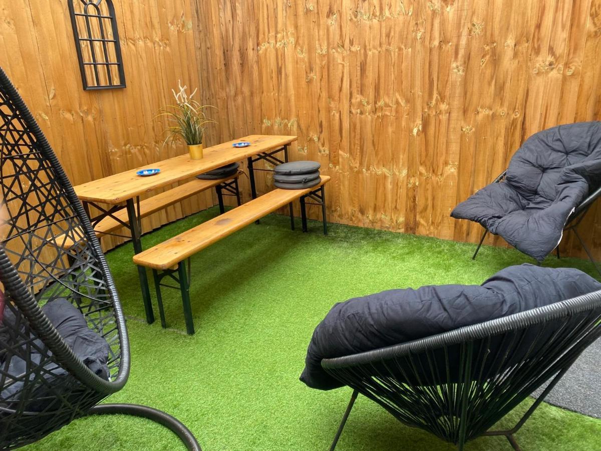 3 Double Bed Brittania Styled Central Home Near Lfc Sleeps 6 With Free Business Super Fast Fibre Broadband Liverpool Dış mekan fotoğraf