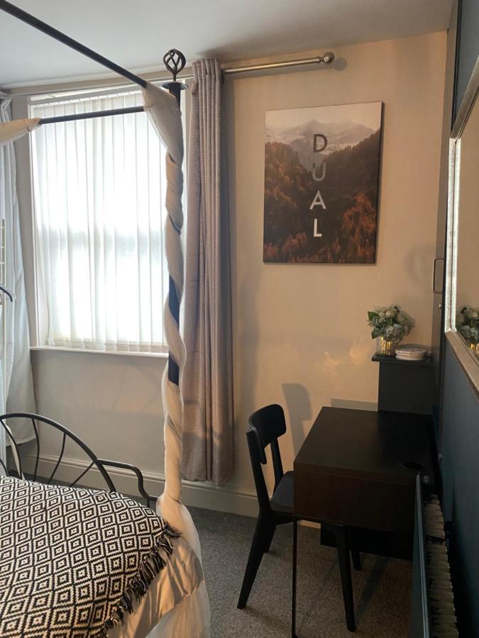 3 Double Bed Brittania Styled Central Home Near Lfc Sleeps 6 With Free Business Super Fast Fibre Broadband Liverpool Dış mekan fotoğraf